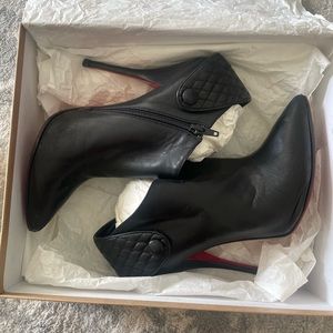 Christian Louboutin Nappa Brode ankle booties